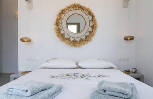 Antiparos House | Beachfront Bliss at House of Harmony with Ocean Views