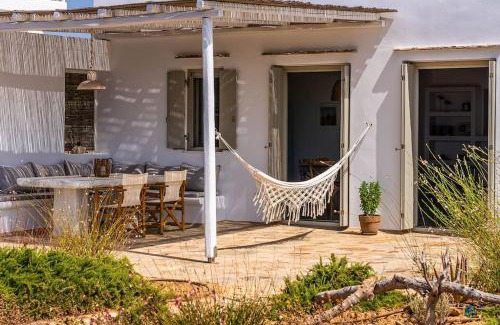 Antiparos House | Beachfront Bliss at House of Harmony with Ocean Views