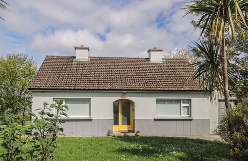 Easkey Cottage | Discover House of Ireland: Pet-Friendly Retreat in Easkey