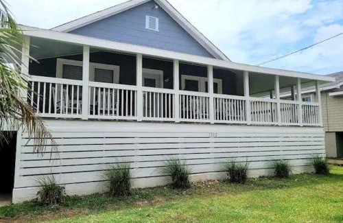 North Carolina Coast Villa | Exceptional House of Kai: Pet & Child Friendly Retreat