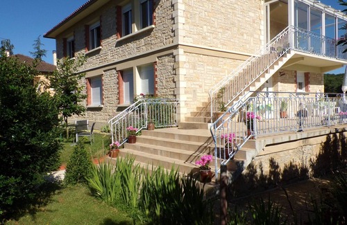Toulonjac Cottage | Family-Friendly House of Lacaze with Kitchen Amenities