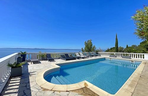 Almadraba-Canyelles Villa | Discover House of Paradise Roses: Oceanfront Retreat Awaits