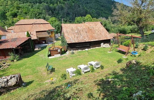 Ocolis House | Charming House with Spectacular Views and Great Amenities