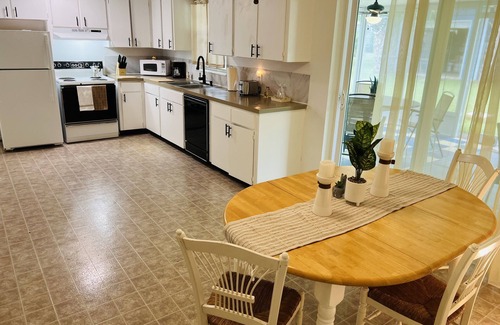 Crystal River House | Discover House of Shells: Pet Friendly with Cozy Fire Pit