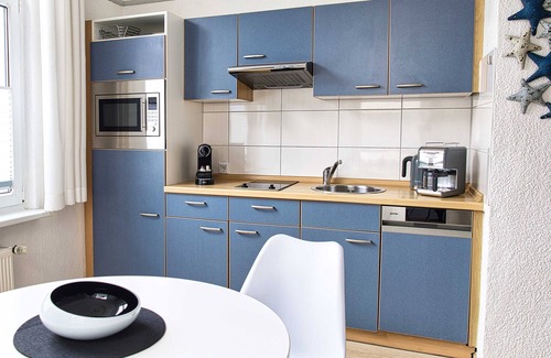 Warnemuende Apartment | Oceanfront Cottage with Kitchen - Guest Rated 10/10