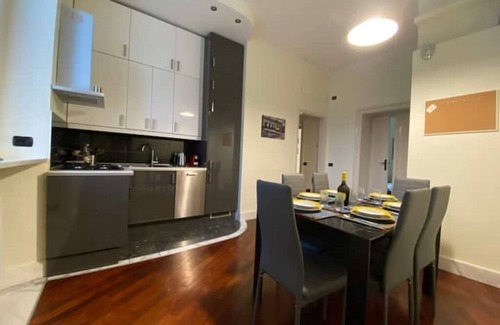 Milan Centre Apartment | Discover House Of The 5 Days of Milan with Spa & Hot Tub
