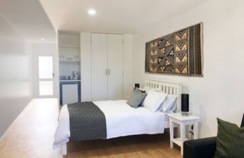 Nuku'alofa Hotel | Discover House of Tonga: Family-Friendly with Kitchen Access