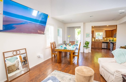 Oxnard House | House of Verrett Beach Villa: Premier Oceanfront Retreat