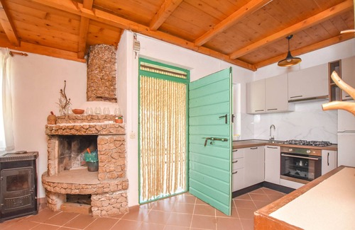 Tkon House | House OLIVA: Family-Friendly Retreat with Ocean Views