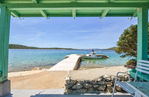 Tkon House | House OLIVA: Family-Friendly Retreat with Ocean Views