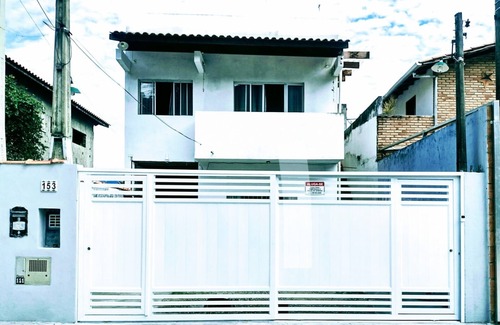 Praia de Barequecaba House | Family-Friendly House on Barêqueçaba Beach in São Sebastião