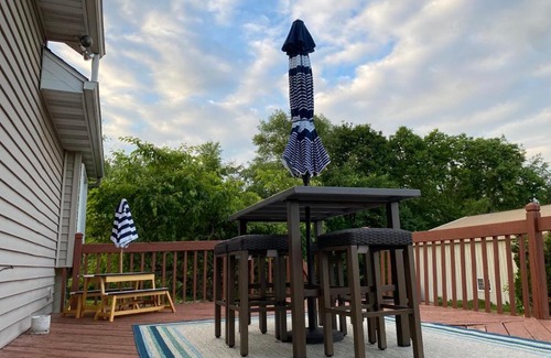 Palmyra House | Fly-In Access House on Grass Runway - Pet Friendly Getaway