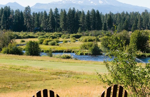 Camp Sherman Cabin | Relax at House on Metolius with Spa and Family Amenities
