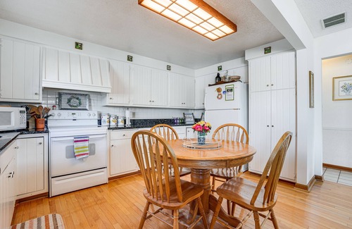 Paw Paw Lake House | Inviting Watervliet Lake House with Private Dock & Spa