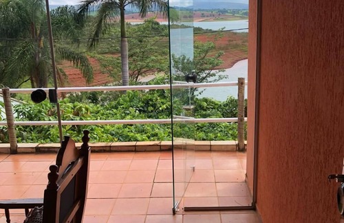 Guape House | Relaxing Getaway at House on the Border of Dam Lancha Canyons