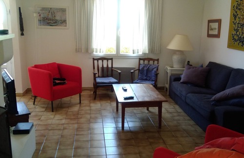 Barbatre House | Beachside House by the Dune with Family-Friendly Amenities