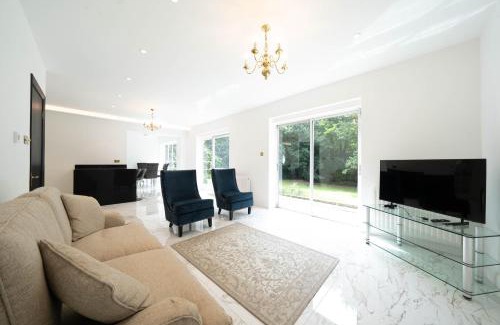 Harrow House | Inviting House on the Hill: Family-Friendly Getaway