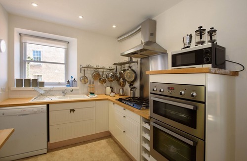 Pittenweem Apartment | Cozy House On The Harbour | Family-Friendly Getaway