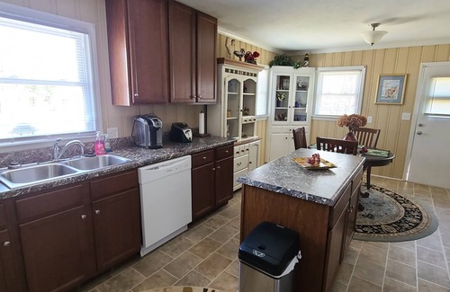 Zebulon House | Pet-Friendly House on the Hill: Ideal for Family Getaways