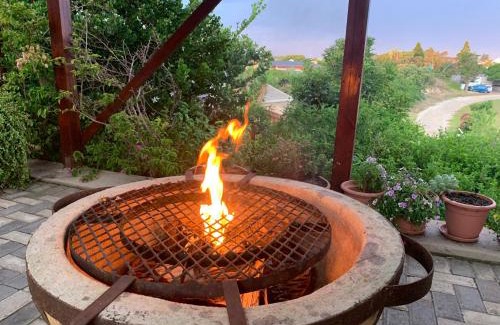 Paradise Beach Bed & Breakfast | Discover House on the Hill with Ocean Views & Breakfast