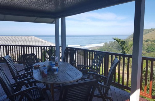 Haga Haga Apartment | Cozy House On The Hill with Oceanfront Views & Top Reviews