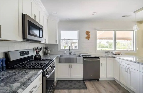 Waretown House | Relax at House on the Lagoon - Family-Friendly Retreat