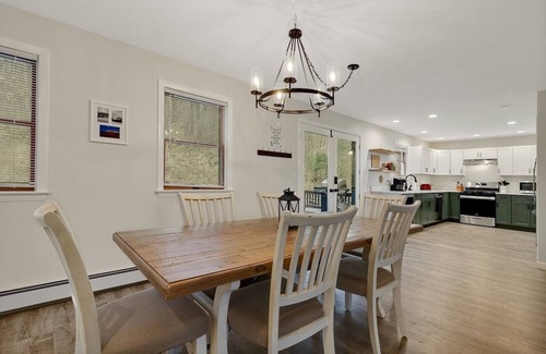 Chittenden House | Ideal House on The Rocks in Chittenden VT with EV Charger