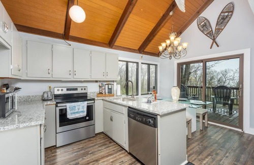 Treeloft Ski Chalet | Unforgettable Ski-in/Ski-out Retreat on Lower Tyro Slope