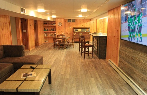 Grand Forks House | Ideal House Steps from Ralph Engelstad Arena with Amenities