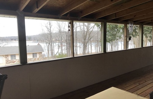 Hardy House | Inviting House Overlooking Lake Sequoyah with Beach Access