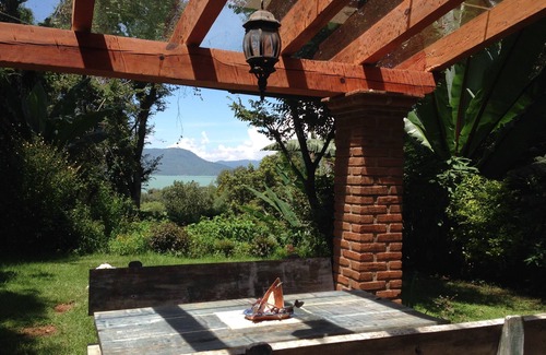 Valle de Bravo House | Lakeview Retreat with Hot Tub, Pool & Pet-Friendly Space