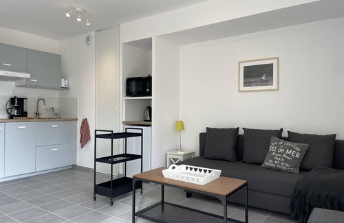 Etaples House | Scenic House with Kitchen and Breakfast by Baie de Canche