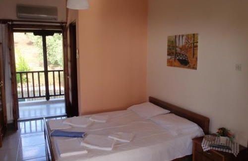 Paradhisos Apartment | Inviting House Panorama Sea View with Child-Friendly Amenities