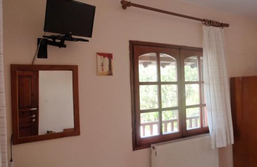 Paradhisos Apartment | Inviting House Panorama Sea View with Child-Friendly Amenities