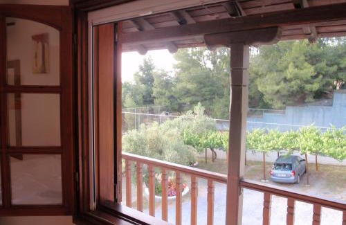 Paradhisos Apartment | Inviting House Panorama Sea View with Child-Friendly Amenities