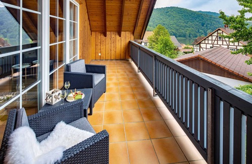 Nieder-Werbe House | Picturesque House with Panoramic Views and Spa Amenities