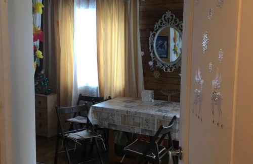 Kruglino House | Guest Rated: House Panoramy with Hot Tub & Family Amenities