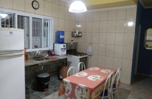 Cidade Nova Peruibe House | Relax by the Pool with Wi-Fi at Beach House Peruíbe