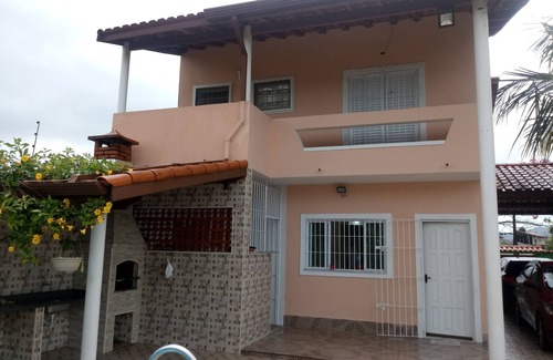 Cidade Nova Peruibe House | Relax by the Pool with Wi-Fi at Beach House Peruíbe