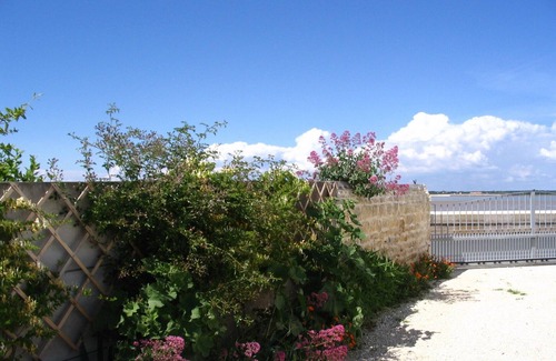 Port-des-Barques House | Discover HOUSE PORT DES BARQUES: Oceanfront Getaway