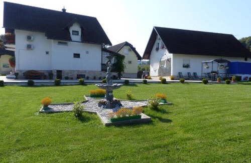 Jezerce Hotel | Pet-Friendly House Pox: Rated 9/10 for Family Comfort