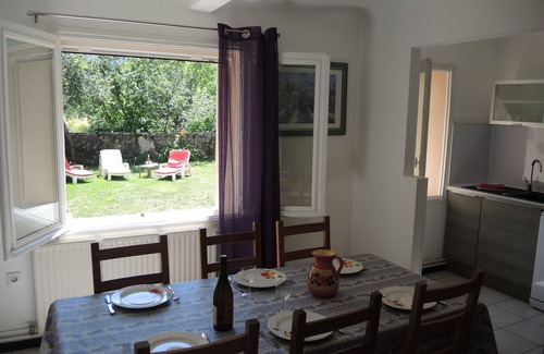 Monieux House | Idyllic House with Private Pool Near Mont Ventoux