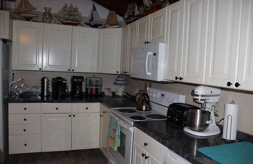 Hague House | Serene House on the Potomac River - Pet Friendly with Pool
