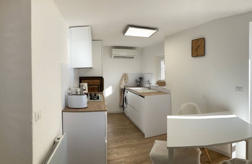 Maccagno House | Relaxing Ocean View Retreat at House Rustico, Maccagno