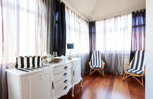 Caminha House | Sea View Getaway in Moledo with Balcony and Wi-Fi