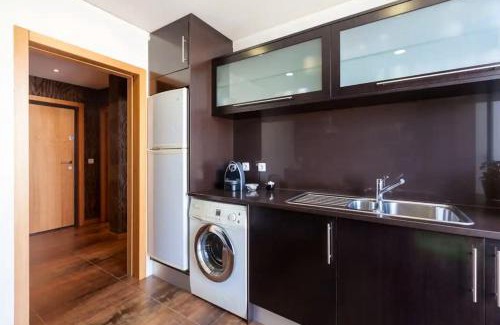 Caminha House | Sea View Getaway in Moledo with Balcony and Wi-Fi