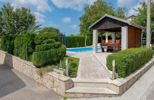 Lindar Villa | House Semy: Private Pool with Oceanfront Serenity