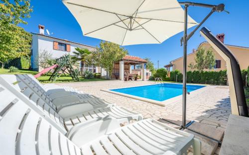 Lindar Villa | House Semy: Private Pool with Oceanfront Serenity