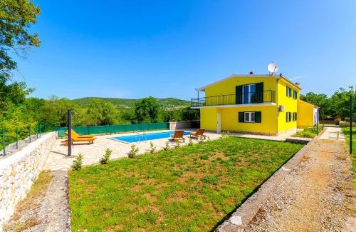 Primorski Dolac House | Top-Rated House Simani: Pool, Pet & Child Friendly Stay