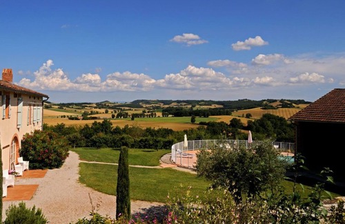 Teyssode House | Ideal Retreat for 27 with Pool, Hot Tub & Spa Amenities